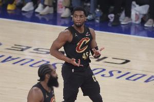 米切尔：我们今年打了两轮抢七 所以0-2落后并不是最大的挑战